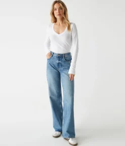 Molly V-Neck Tee