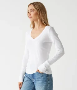 Molly V-Neck Tee