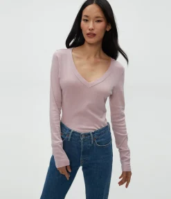 Molly V-Neck Tee
