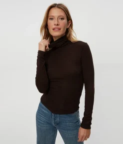 Tara Crop Turtleneck