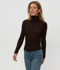 Tara Crop Turtleneck
