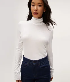 Tara Crop Turtleneck