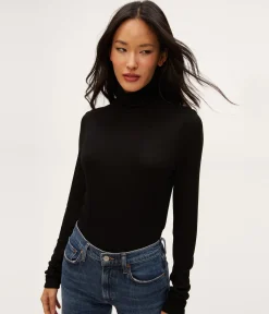 Tara Crop Turtleneck