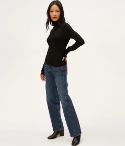 Tara Crop Turtleneck